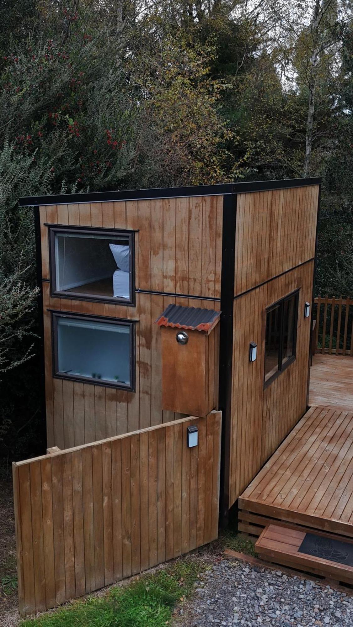 Tiny House In The Bush - A Minute From Town Centre Ruapehu Unique Stays Raetihi Exterior foto